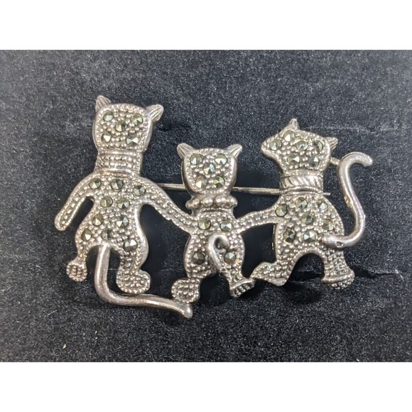 Fancy Trio Cat Brooch main image 1